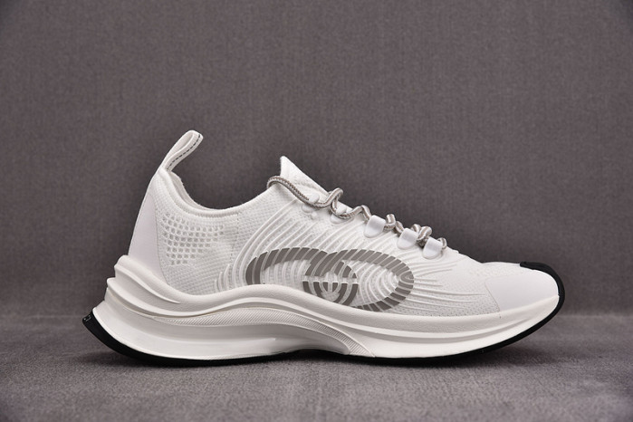 G*u*i* trainer sneaker82