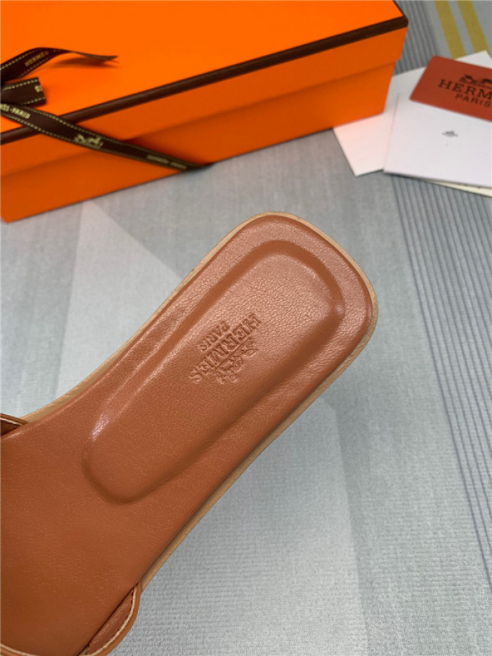 herme* sandal40