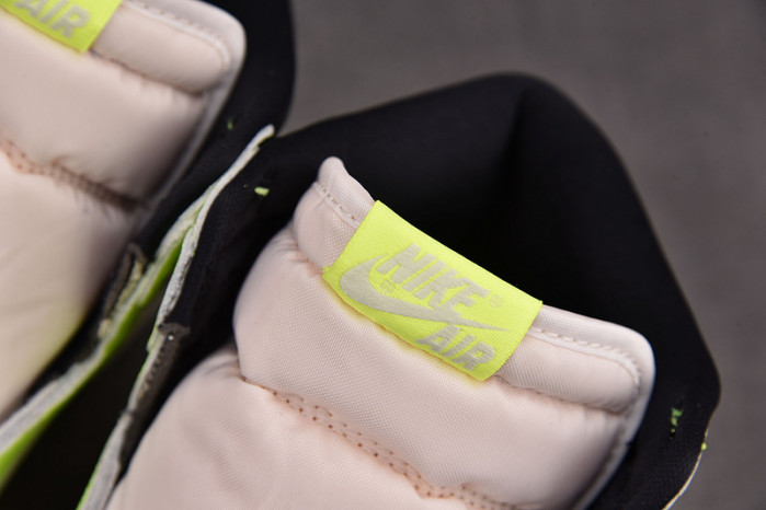 air jordan 1 high og "volt" 555088-702