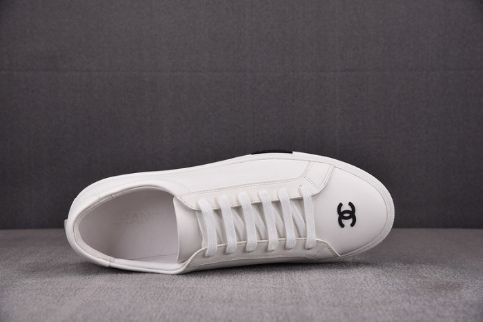 chane* snekaers c000031