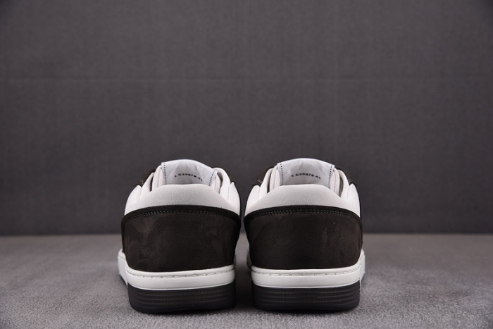 chane* snekaers c000033