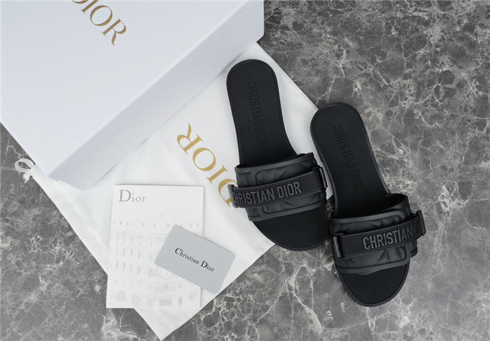 dio*r sandal 28